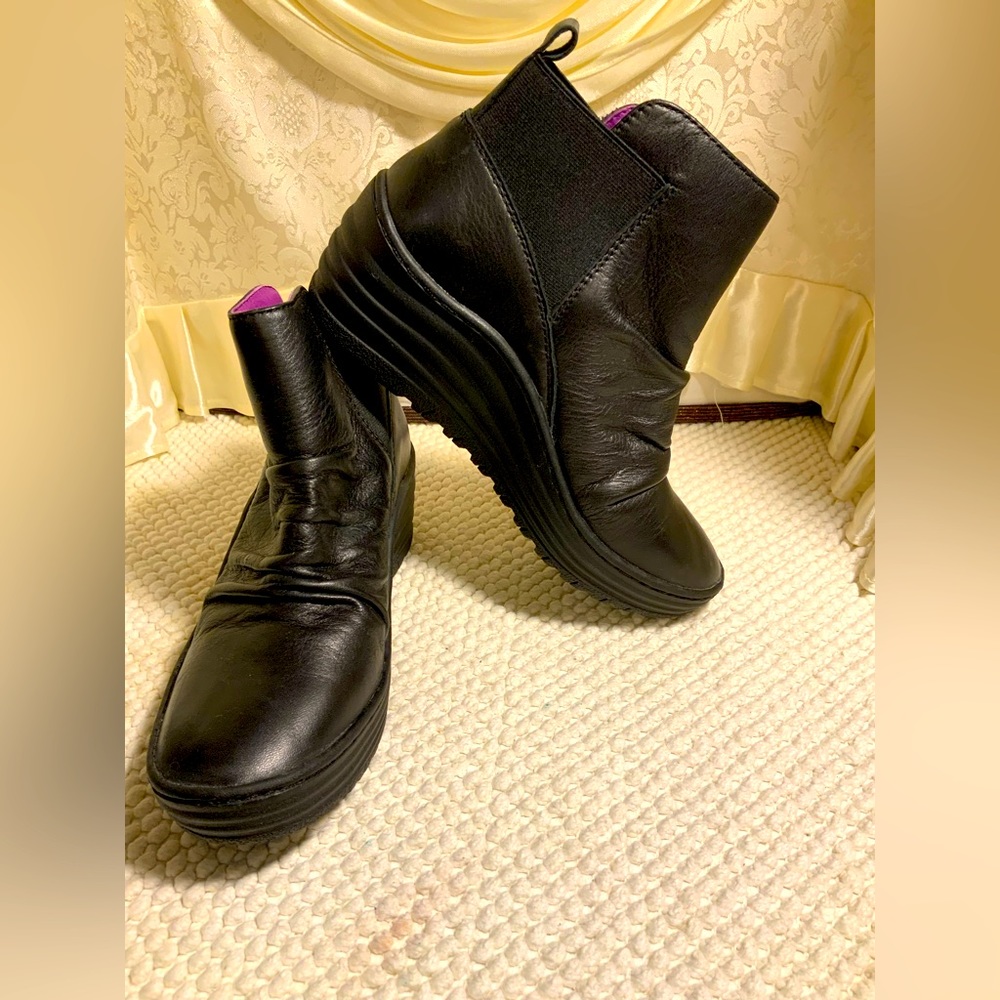 BIONICA WEDGE BOOTIES